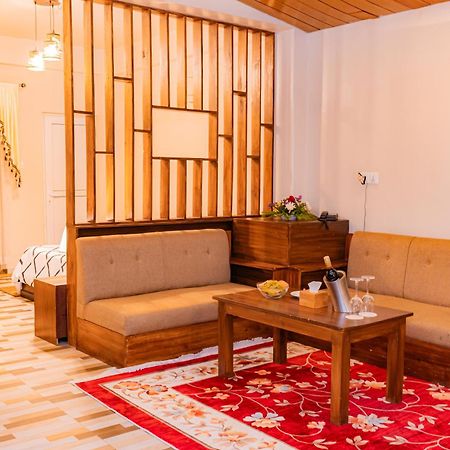 Busy Bee Resort, Pokhara Exterior photo
