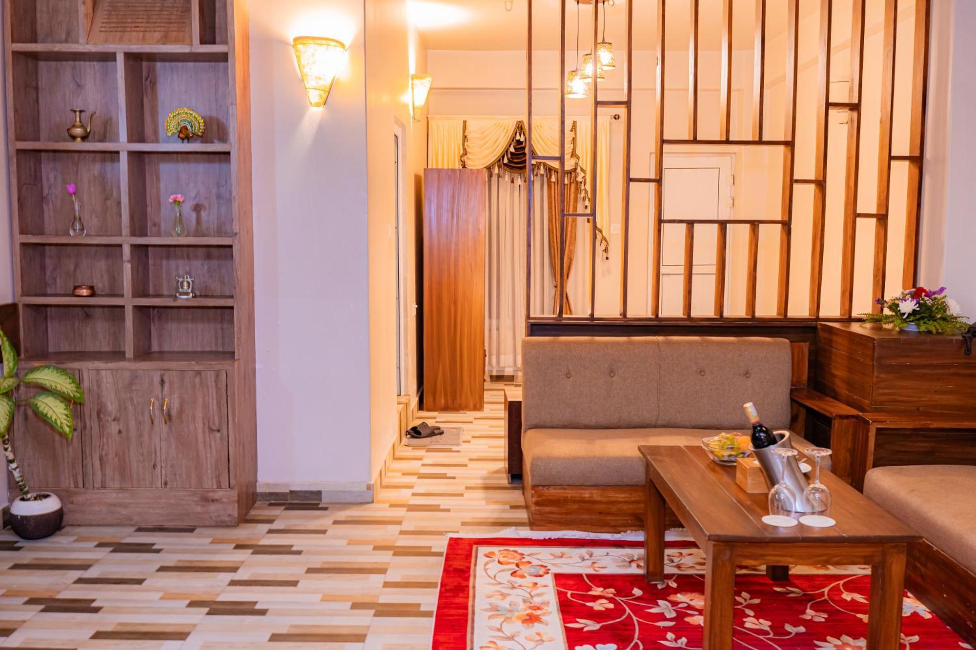 Busy Bee Resort, Pokhara Exterior photo