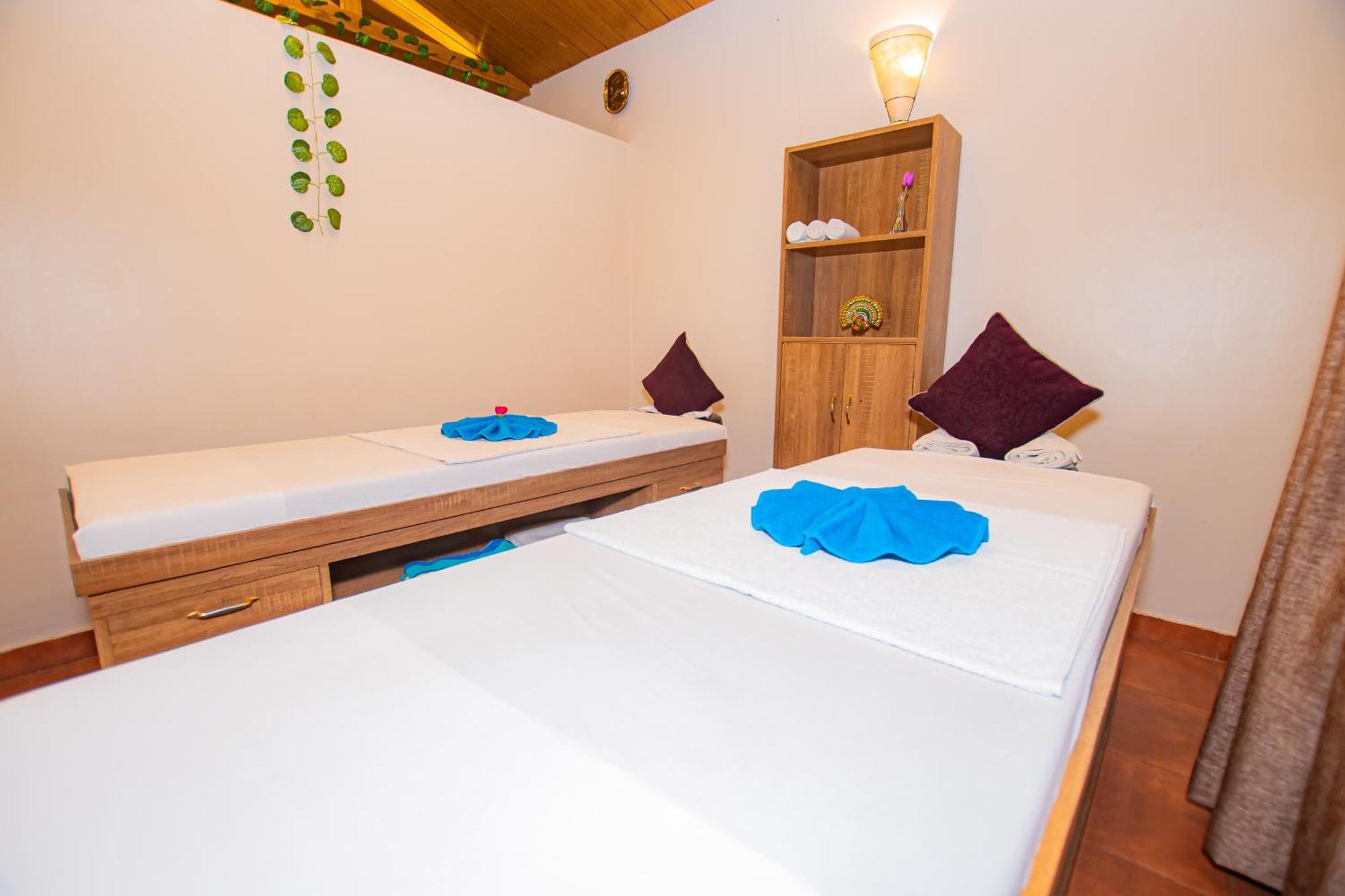 Busy Bee Resort, Pokhara Exterior photo