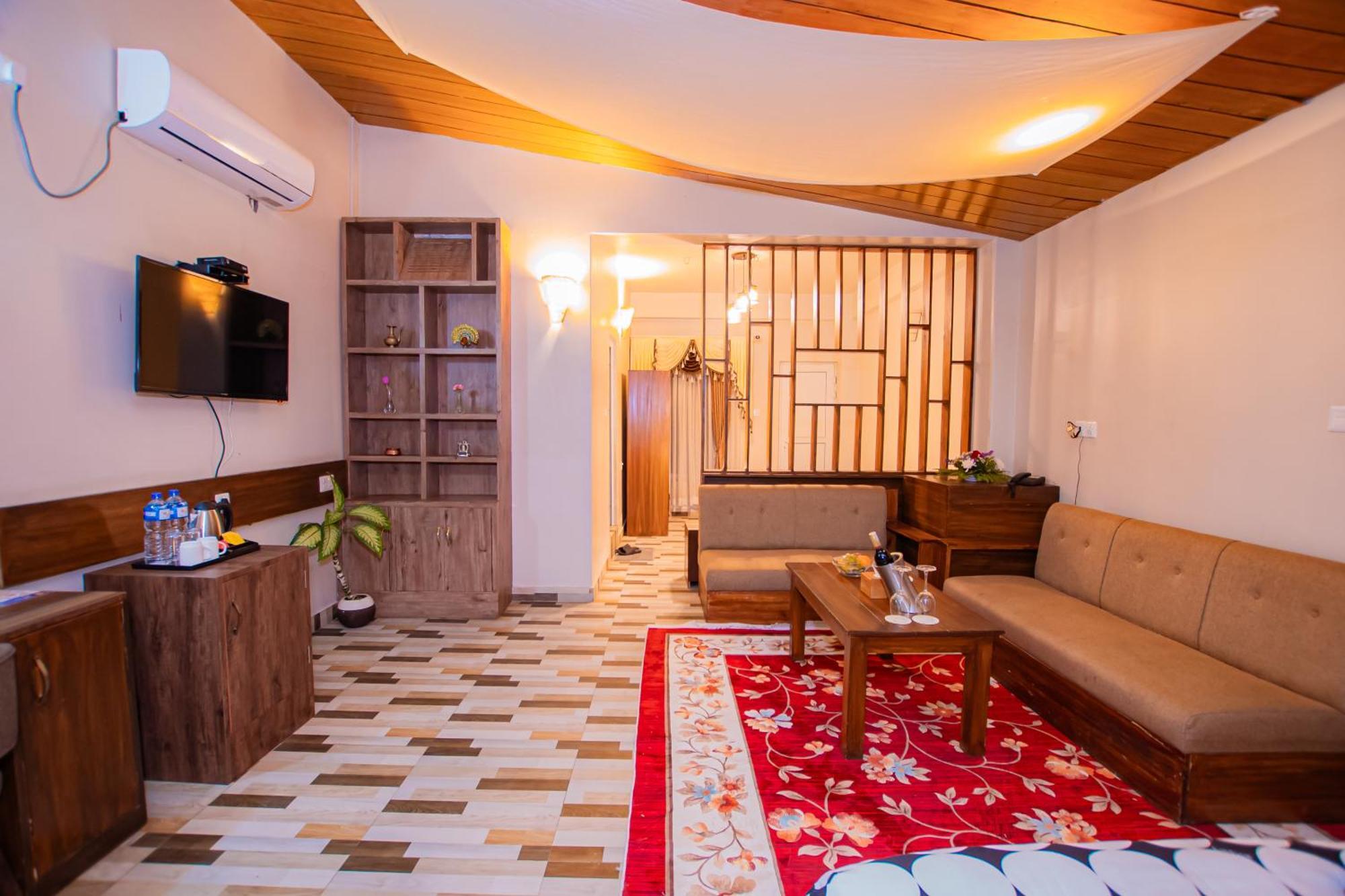Busy Bee Resort, Pokhara Exterior photo