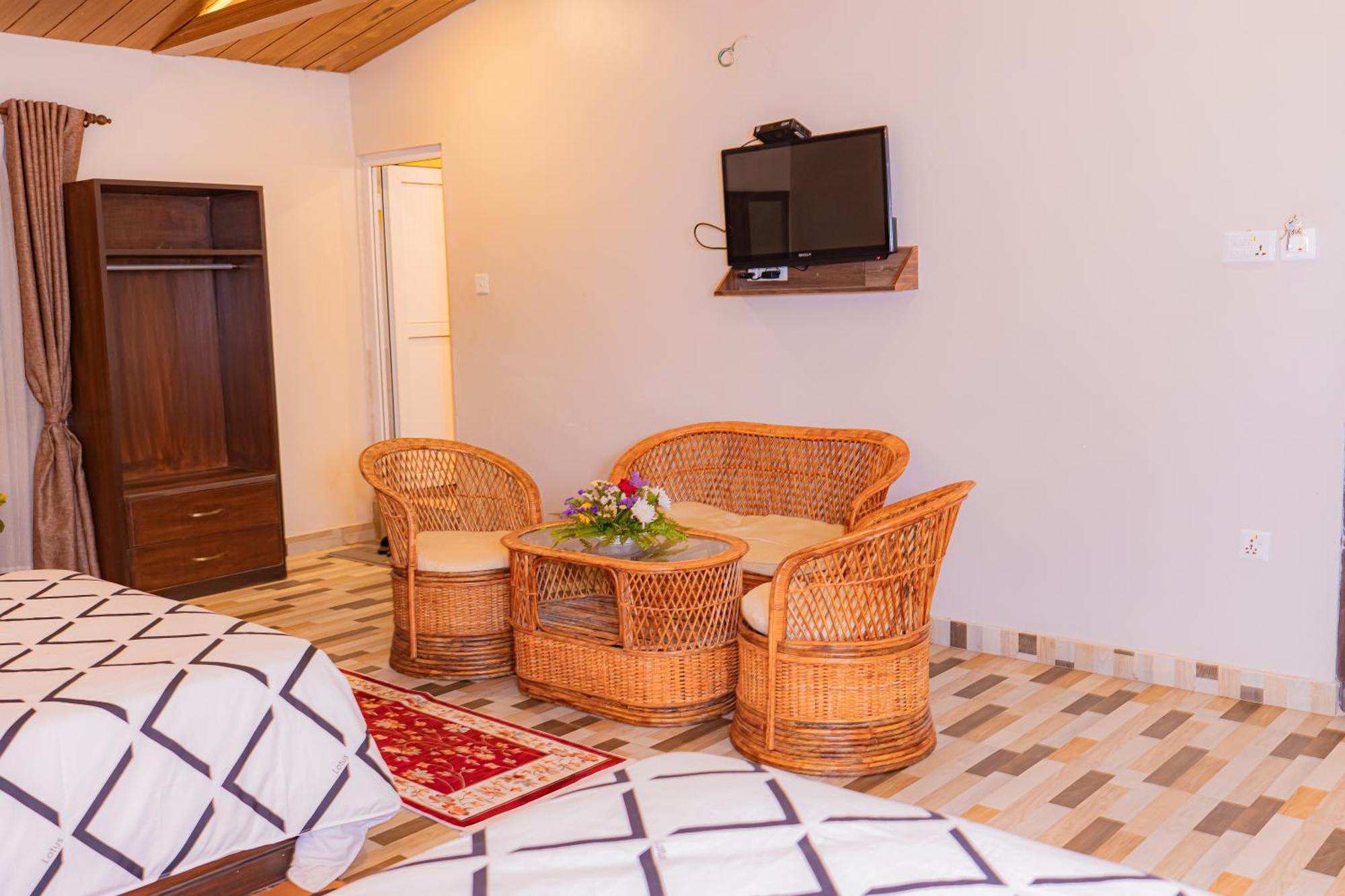 Busy Bee Resort, Pokhara Exterior photo