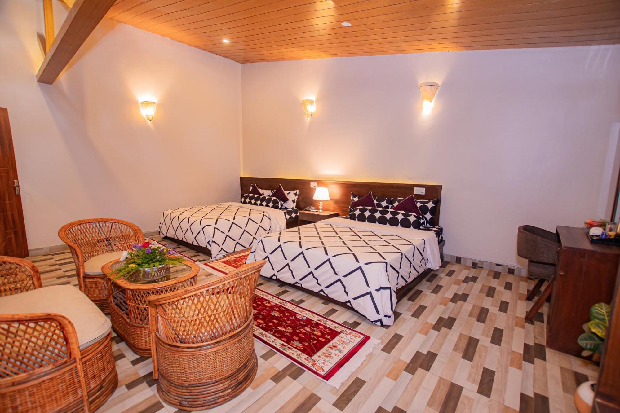Busy Bee Resort, Pokhara Exterior photo