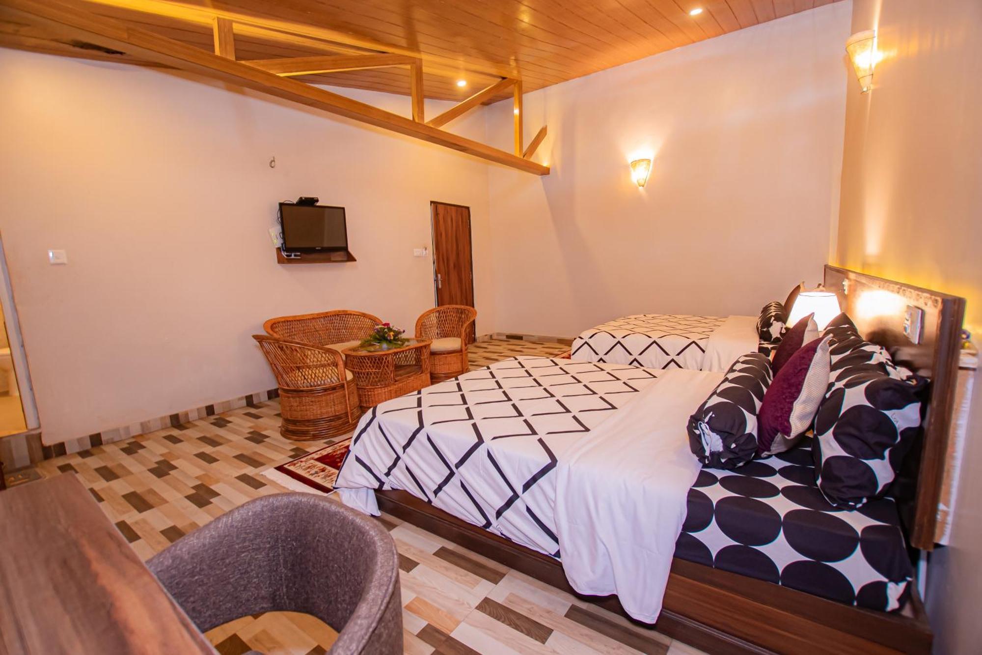 Busy Bee Resort, Pokhara Exterior photo