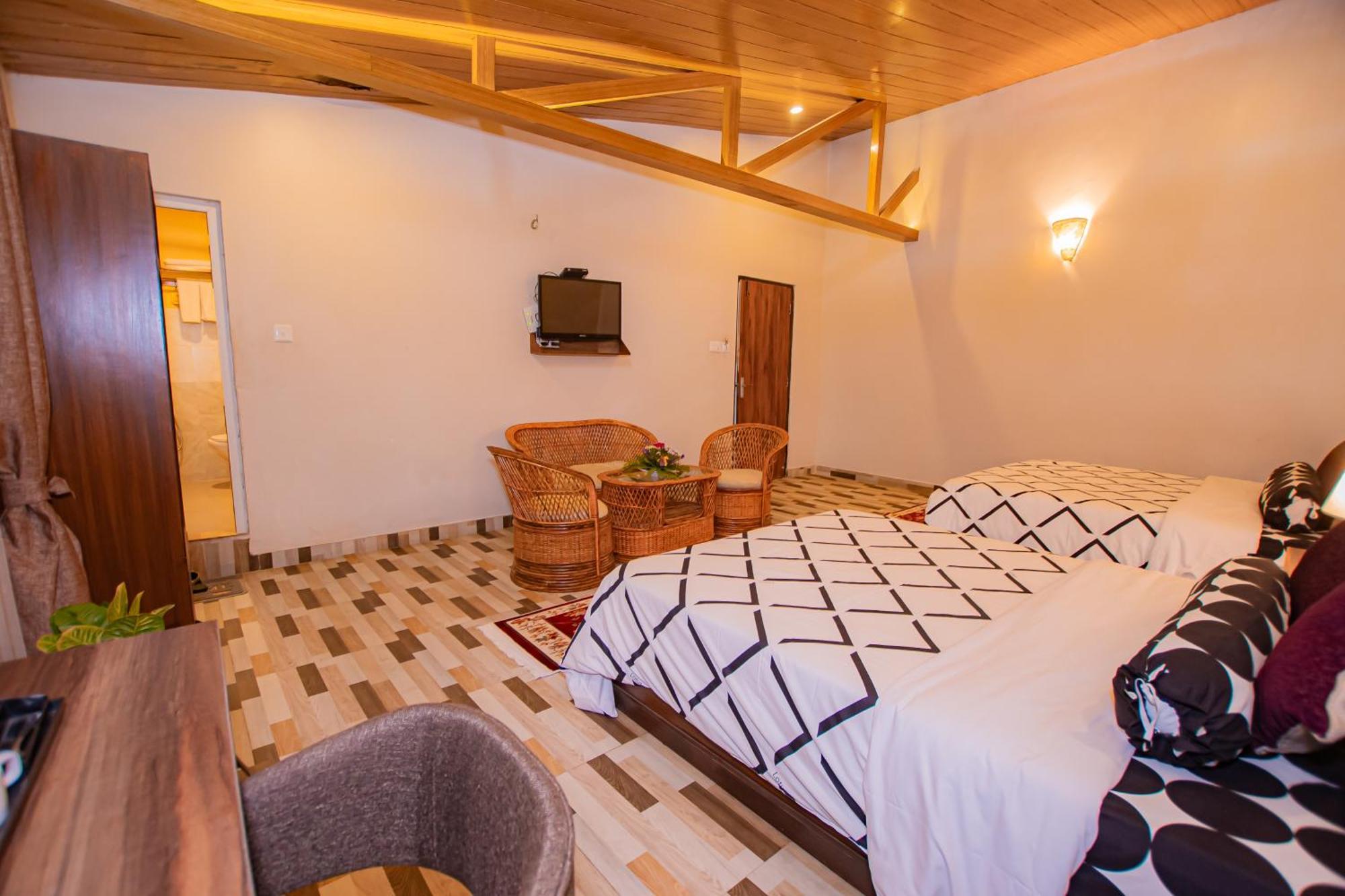 Busy Bee Resort, Pokhara Exterior photo