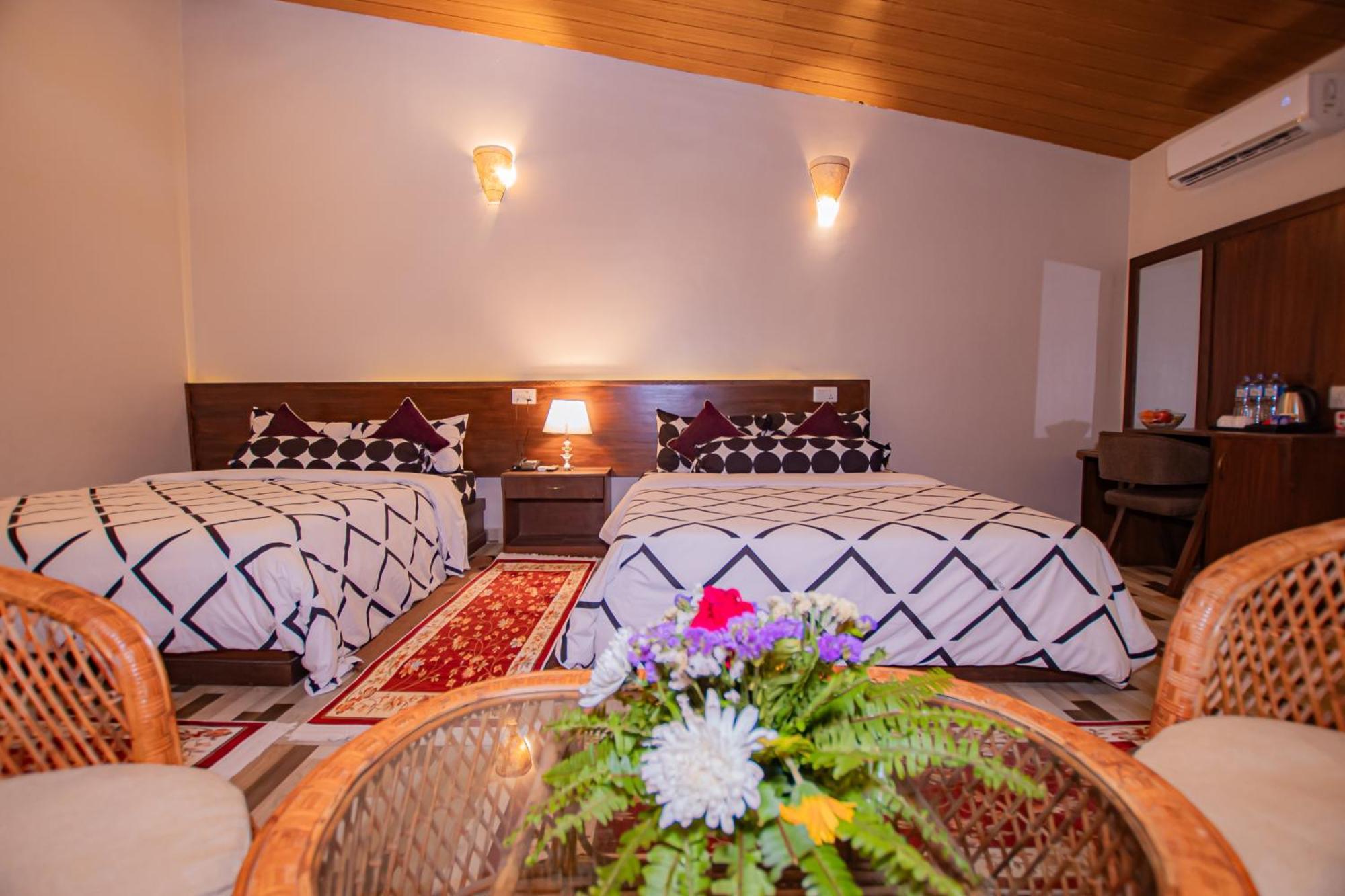 Busy Bee Resort, Pokhara Exterior photo