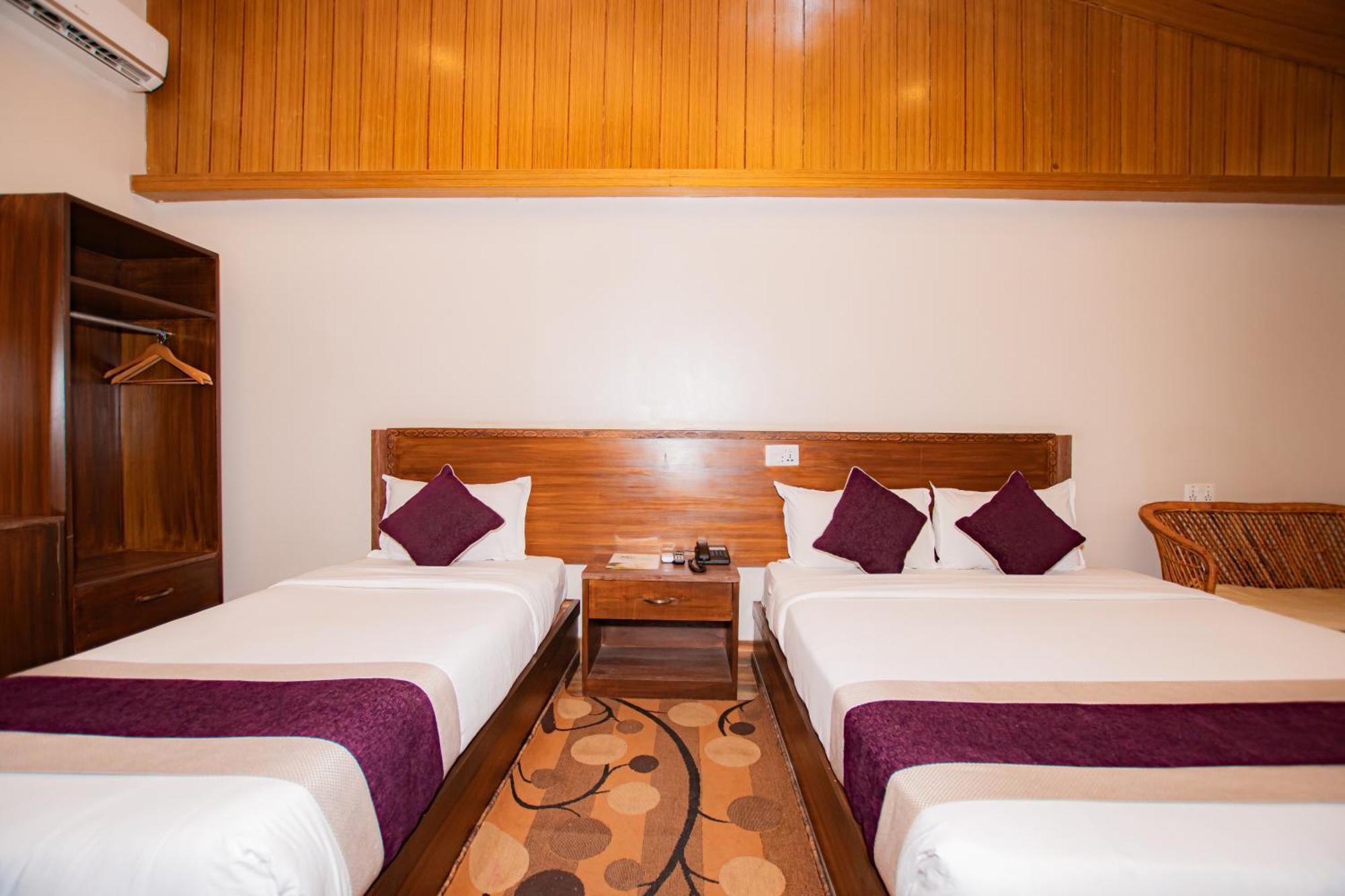 Busy Bee Resort, Pokhara Exterior photo