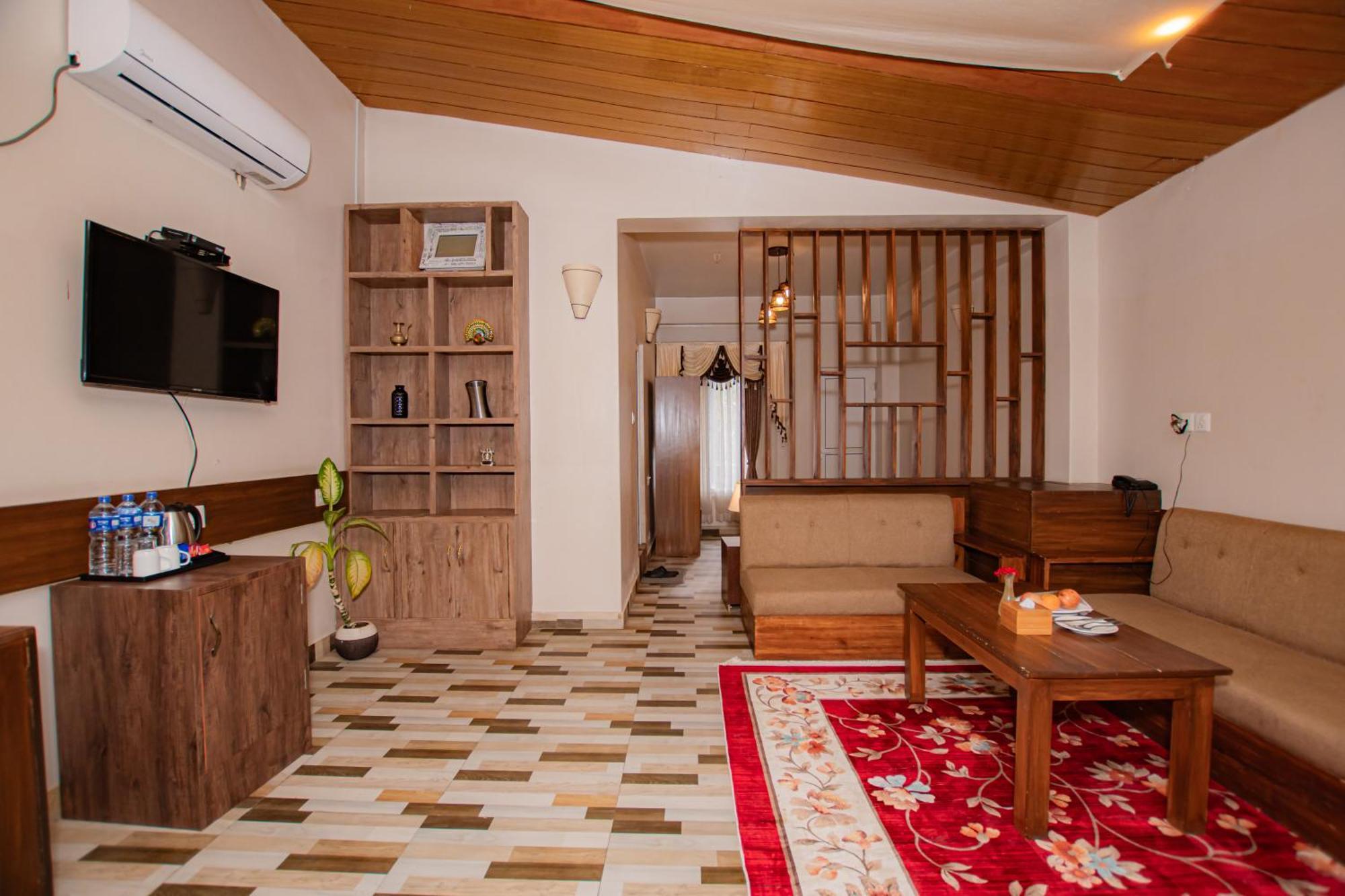 Busy Bee Resort, Pokhara Exterior photo