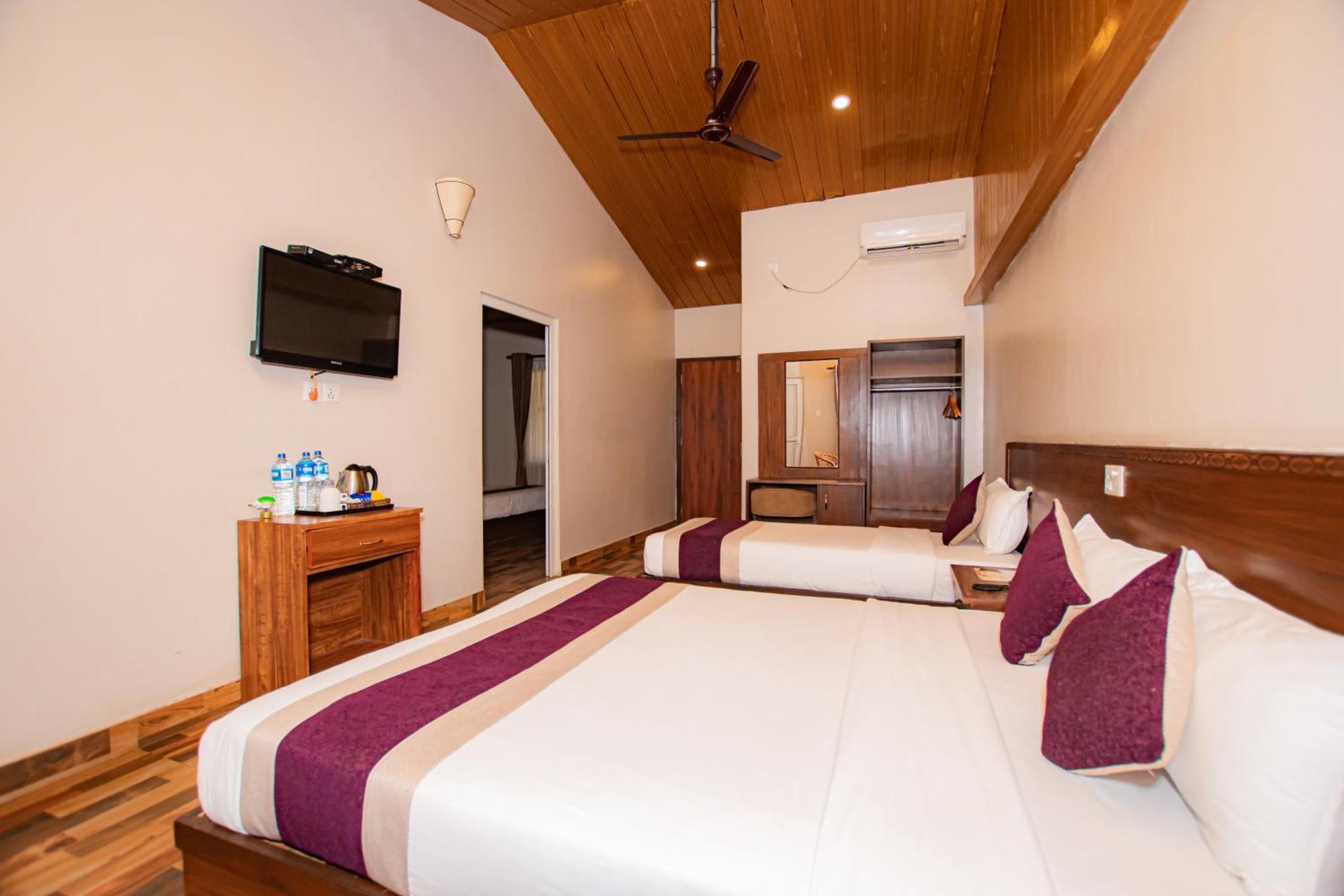 Busy Bee Resort, Pokhara Exterior photo