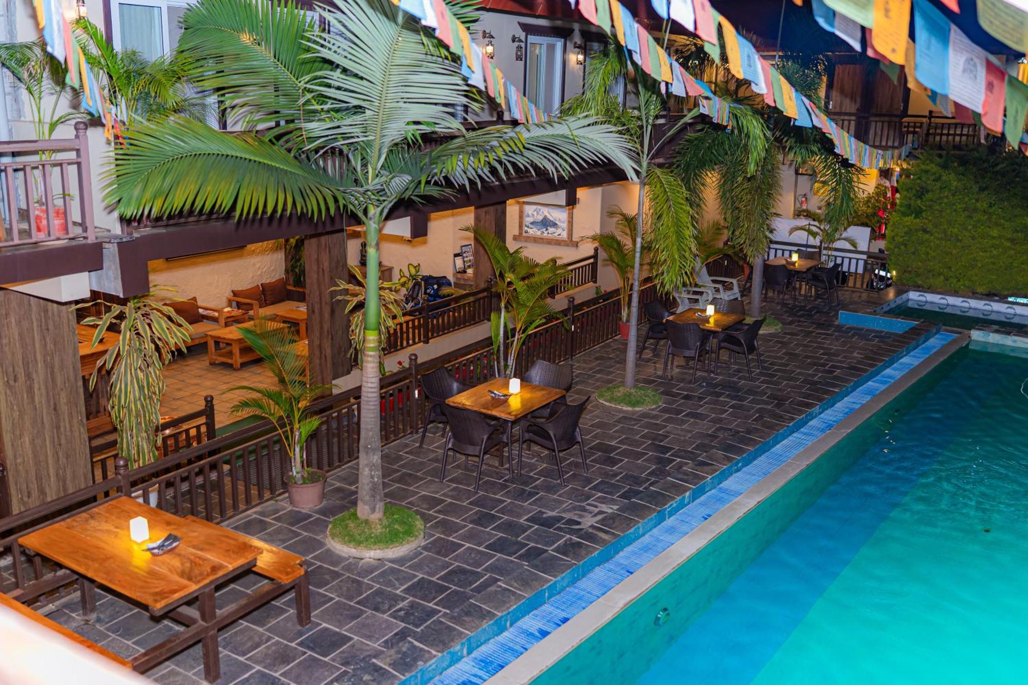 Busy Bee Resort, Pokhara Exterior photo